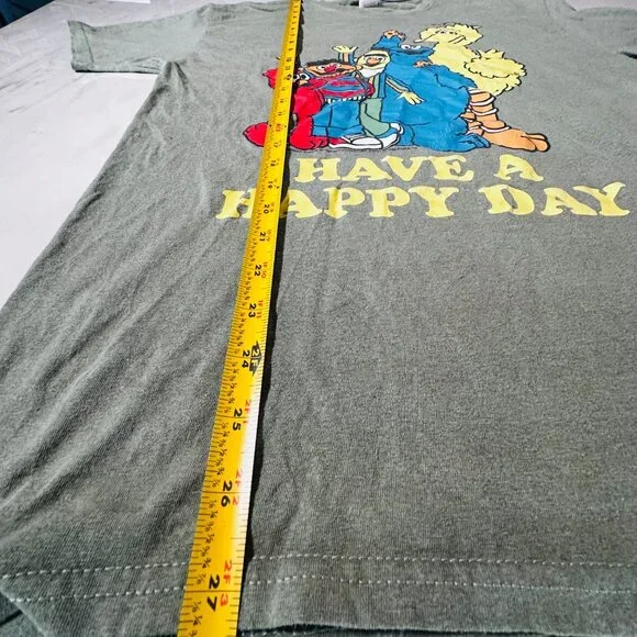 (2) Sesame Street Men's Graphic T-Shirts - Size Medium Crew Neck - Picture 6 of 15